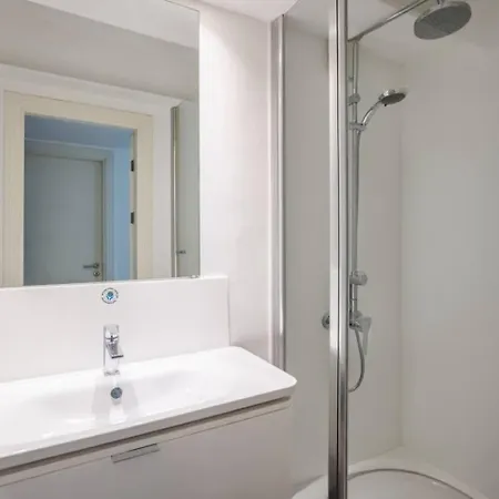 Cozy Coastal Hideaway With Bosphorus Breeze! #399 דירה איסטמבול