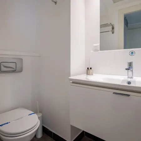 Cozy Coastal Hideaway With Bosphorus Breeze! #399 דירה איסטמבול