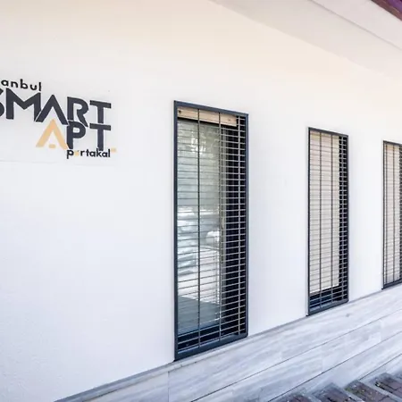 Cozy Coastal Hideaway With Bosphorus Breeze! #399 דירה איסטמבול